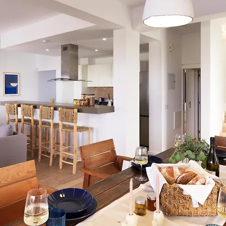 Villa Orchard - Newly Refreshed, Myconian Design With Infinity Pool, Close To Profitis Elias And Located Five Minutes Away From The Heart Of Protaras