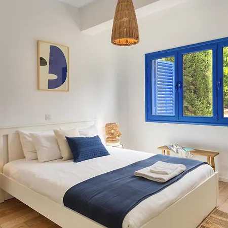 Villa Orchard - Newly Refreshed, Myconian Design With Infinity Pool, Close To Profitis Elias And Located Five Minutes Away From The Heart Of