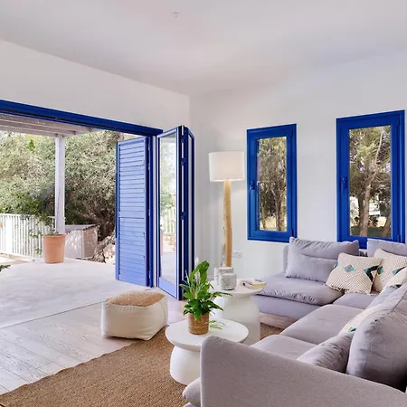 Willa Orchard - Newly Refreshed, Myconian Design With Infinity Pool, Close To Profitis Elias And Located Five Minutes Away From The Heart Of *